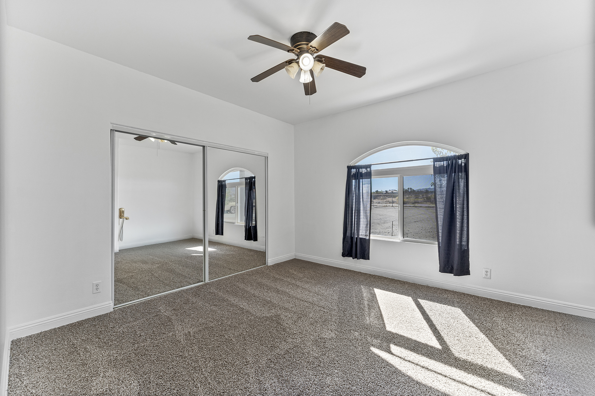 Pinon Hills, California, 92371, United States, 3 Bedrooms Bedrooms, ,2 BathroomsBathrooms,Residential,For Sale,1986100