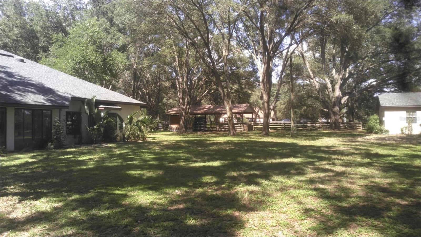 LADY LAKE, Florida, 32159, United States, 5 Bedrooms Bedrooms, ,3 BathroomsBathrooms,Residential,For Sale,1850305