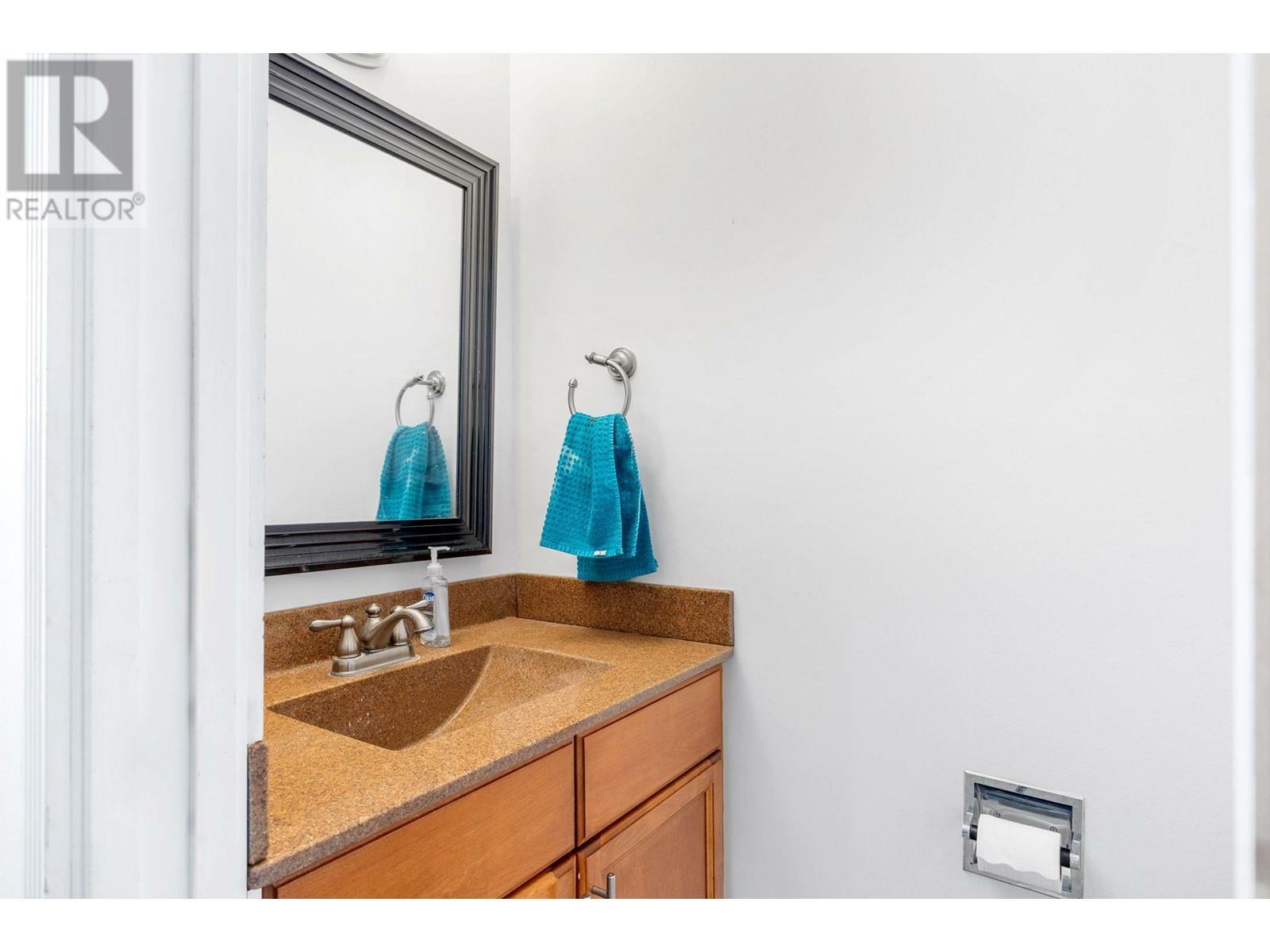 WEST KELOWNA, British Columbia, V1Z 1Z4, CA, 5 Bedrooms Bedrooms, ,1 BathroomBathrooms,Residential,For Sale,1836903