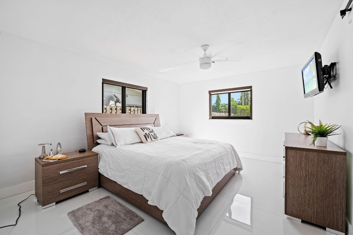 Hollywood, Florida, 33021, United States, 4 Bedrooms Bedrooms, ,2 BathroomsBathrooms,Residential,For Sale,2005930