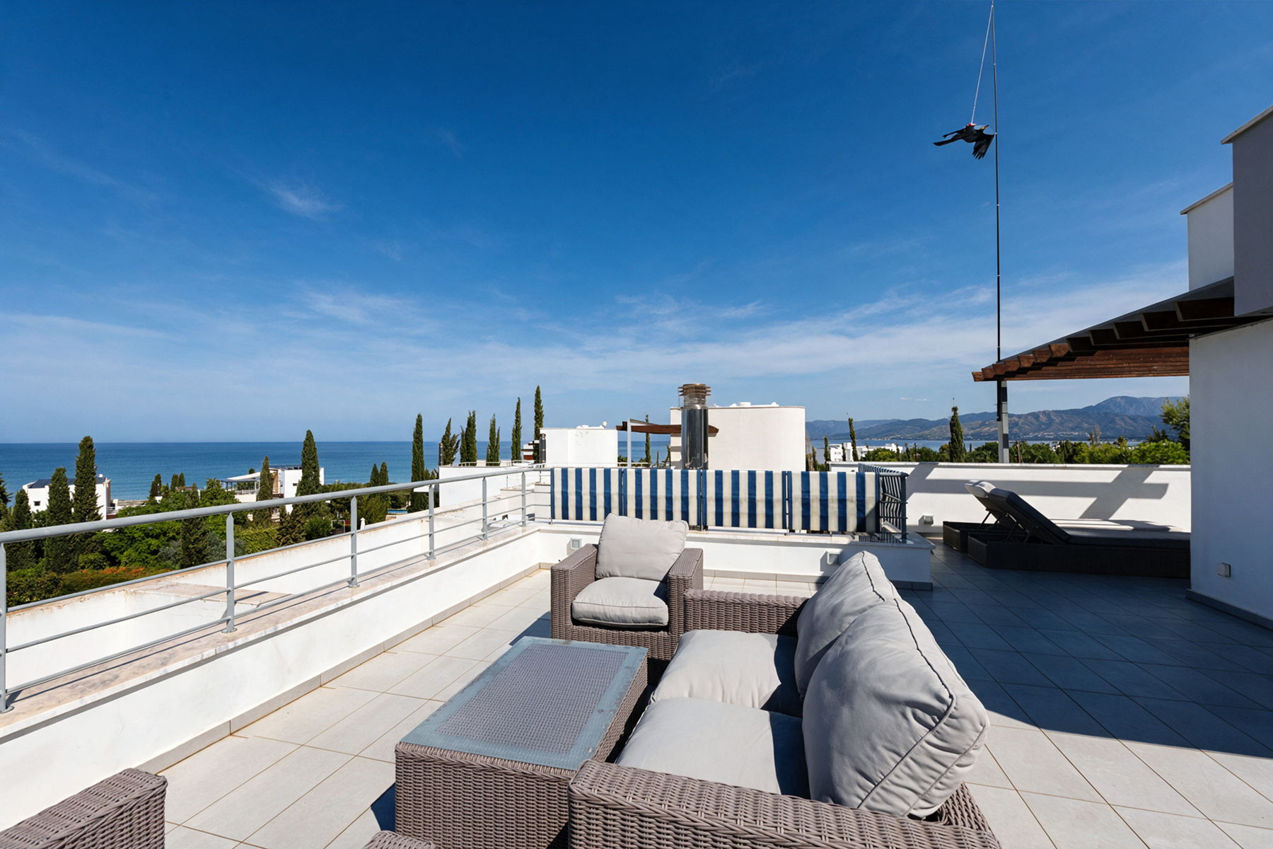  Four-Bedroom Detached Villa with Lift and Roof Garden Steps from the Beach - 物件實景