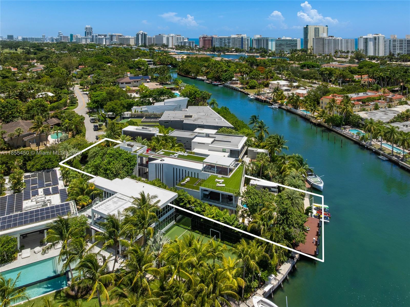 Miami Beach, Florida, 33140, United States, 5 Bedrooms Bedrooms, ,8 BathroomsBathrooms,Residential,For Sale,1918042