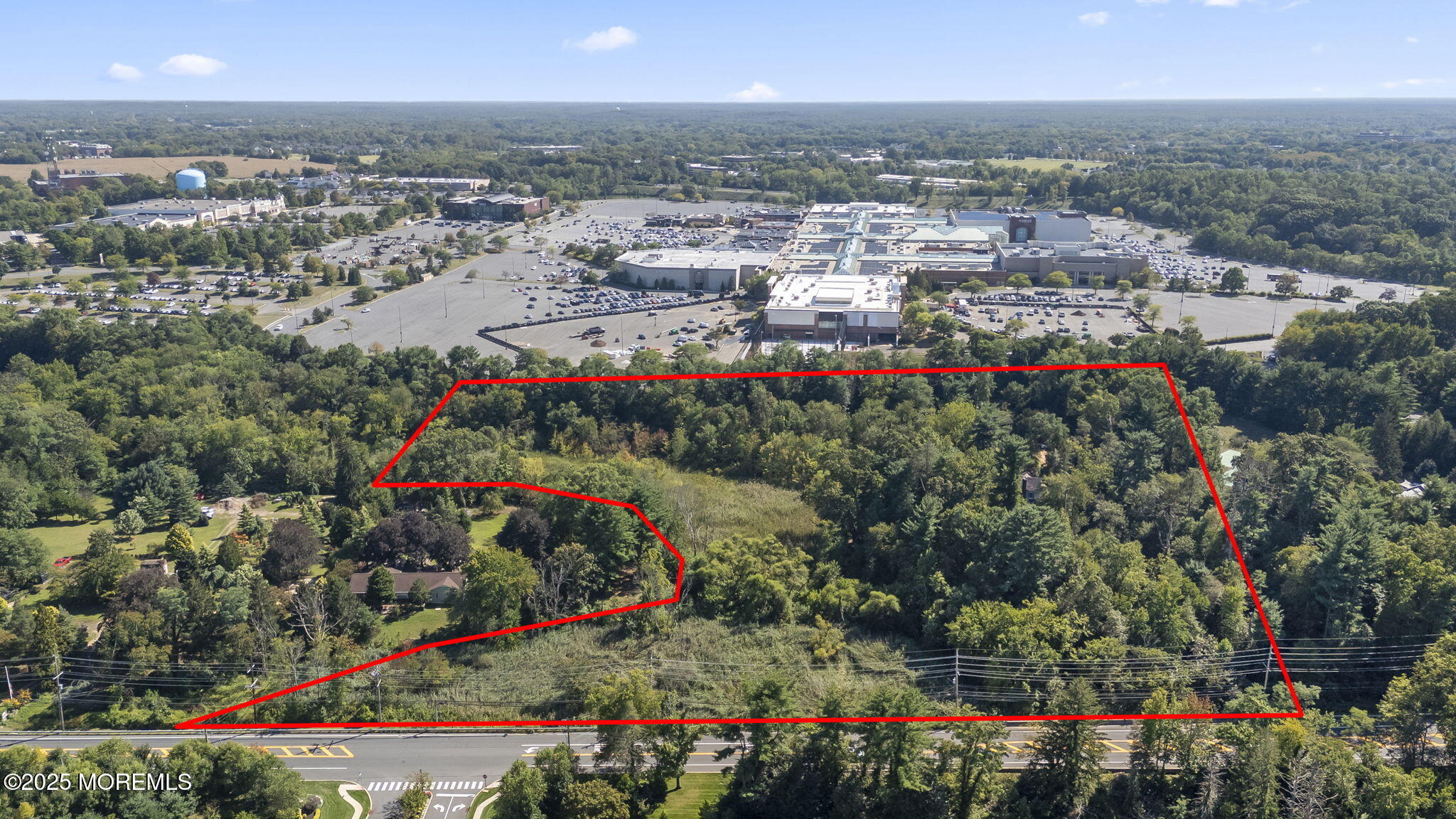 Freehold, New Jersey, 07728, United States, 4 Bedrooms Bedrooms, ,2 BathroomsBathrooms,Residential,For Sale,2005222