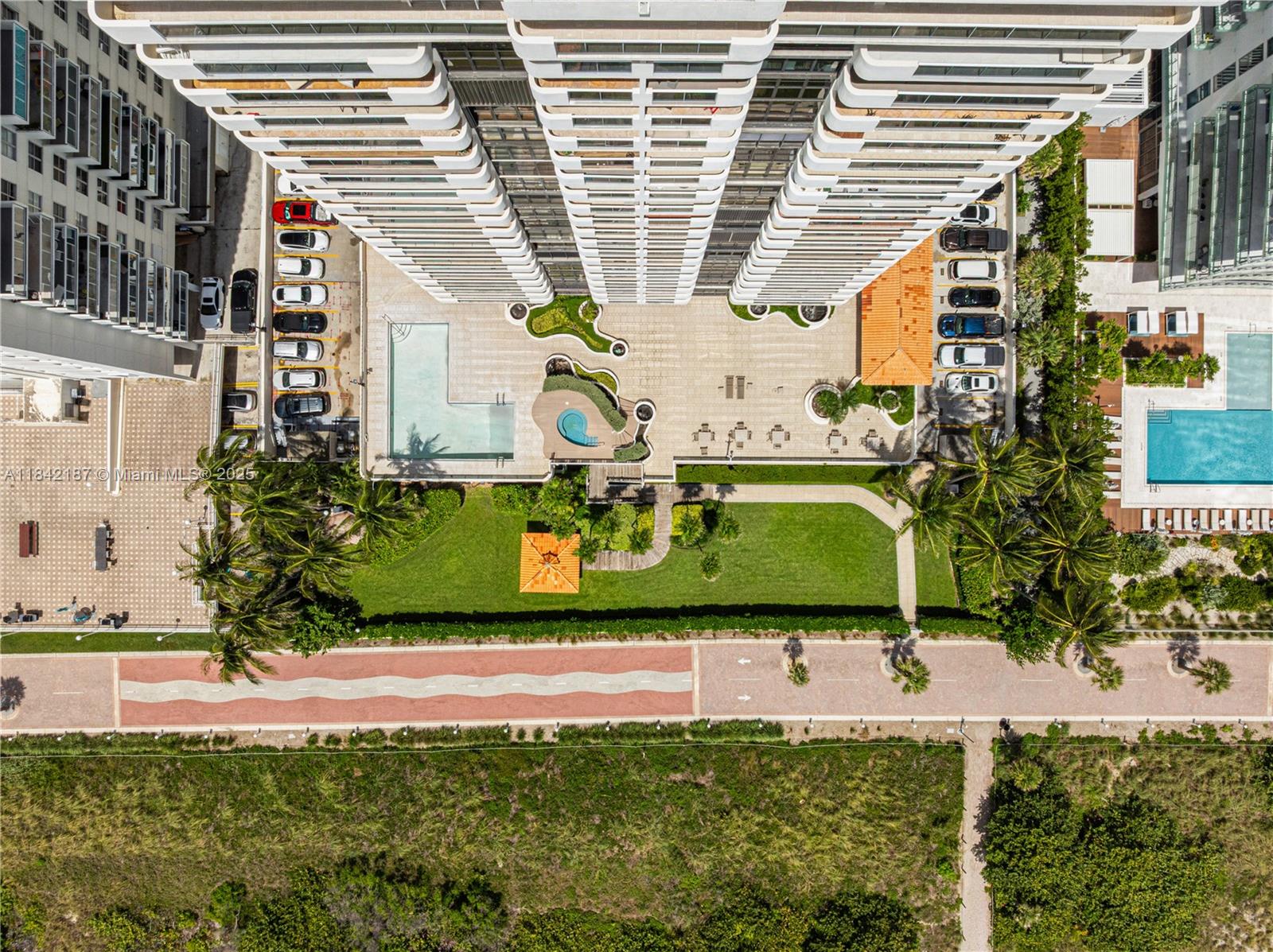 Miami Beach, Florida, 33140, United States, 4 Bedrooms Bedrooms, ,7 BathroomsBathrooms,Residential,For Sale,1895466