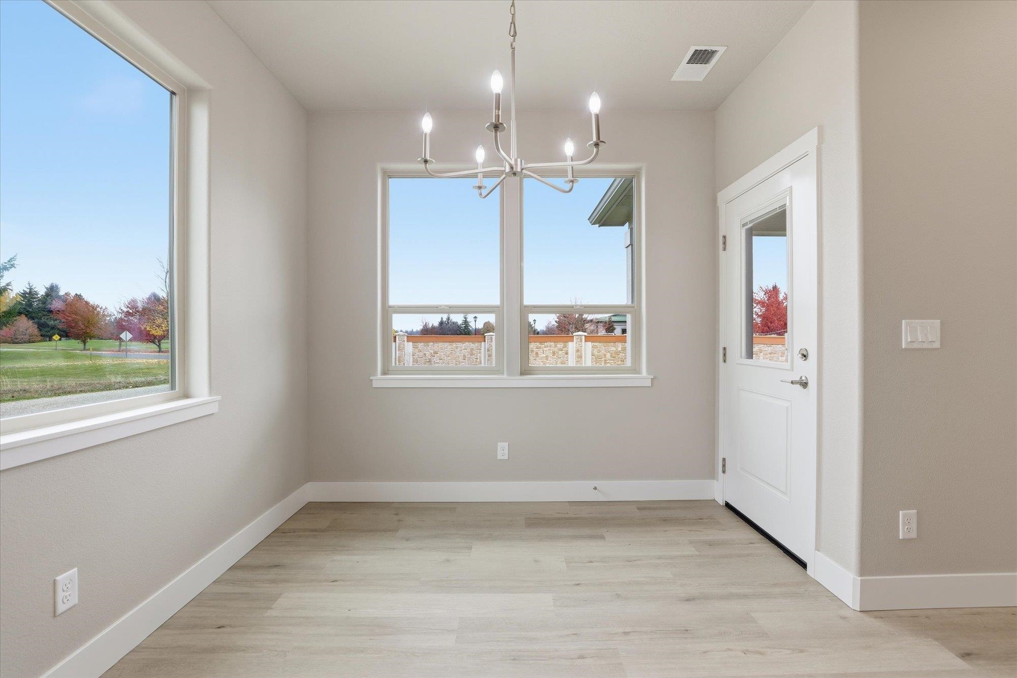 Deer Park, Washington, 99006, United States, 3 Bedrooms Bedrooms, ,2 BathroomsBathrooms,Residential,For Sale,1986419