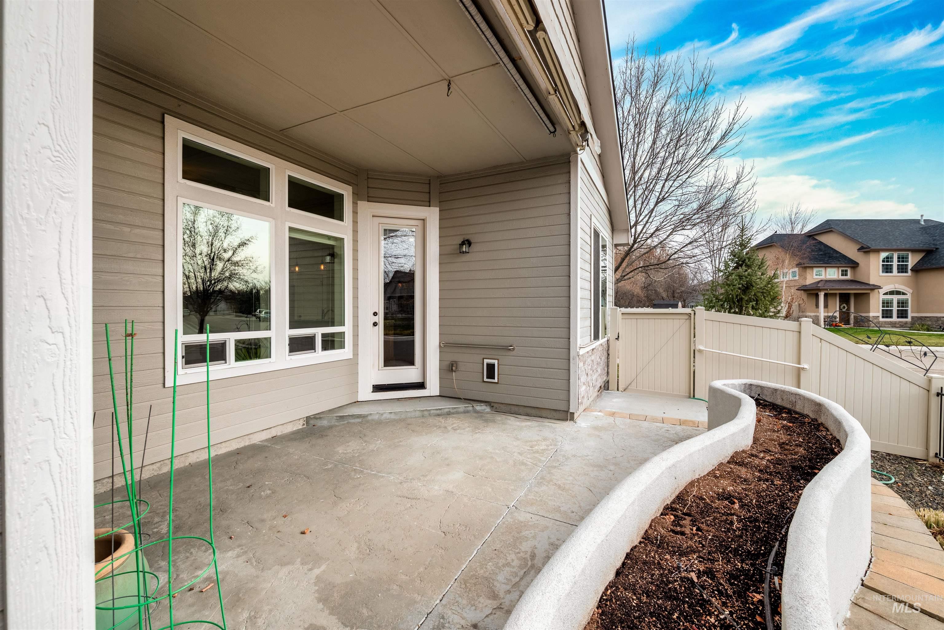 Garden City, Idaho, 83714, United States, 3 Bedrooms Bedrooms, ,Residential,For Sale,2003016