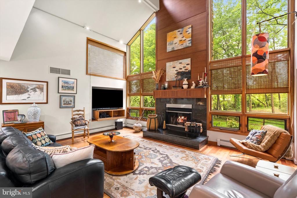 Wrightstown, New Jersey, 08562, United States, 5 Bedrooms Bedrooms, ,4 BathroomsBathrooms,Residential,For Sale,2048850