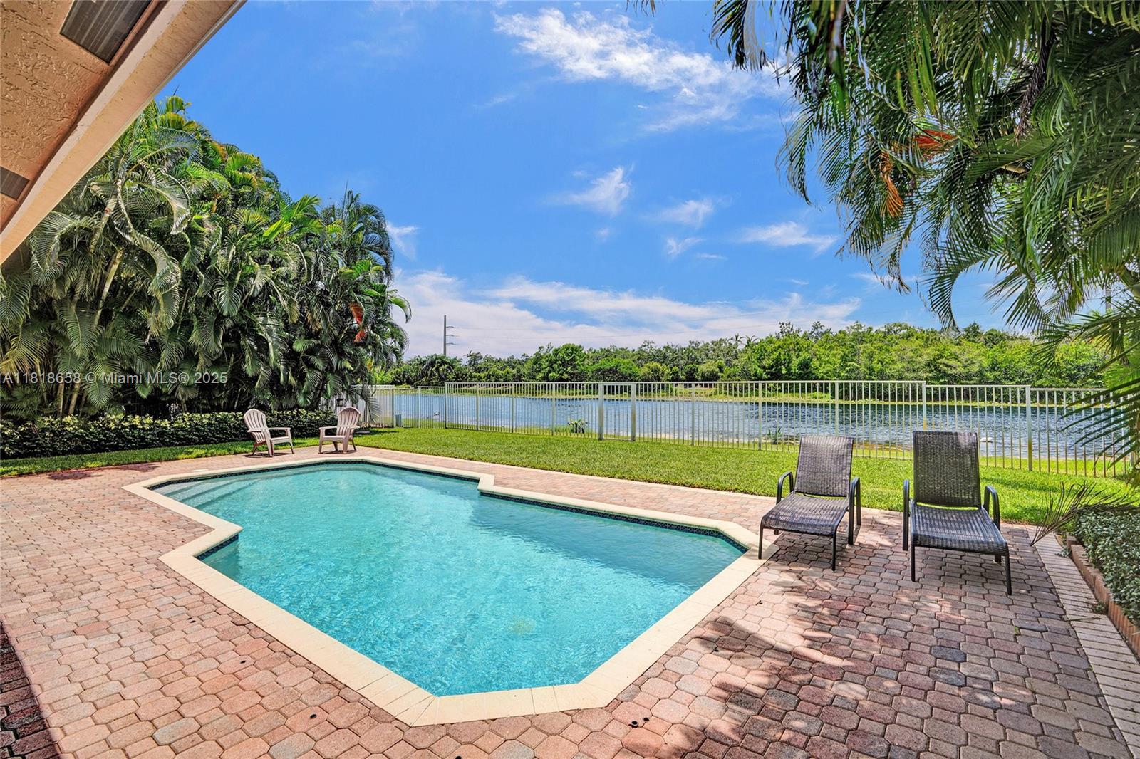 Weston, Florida, 33327, United States, 6 Bedrooms Bedrooms, ,4 BathroomsBathrooms,Residential,For Sale,1850132
