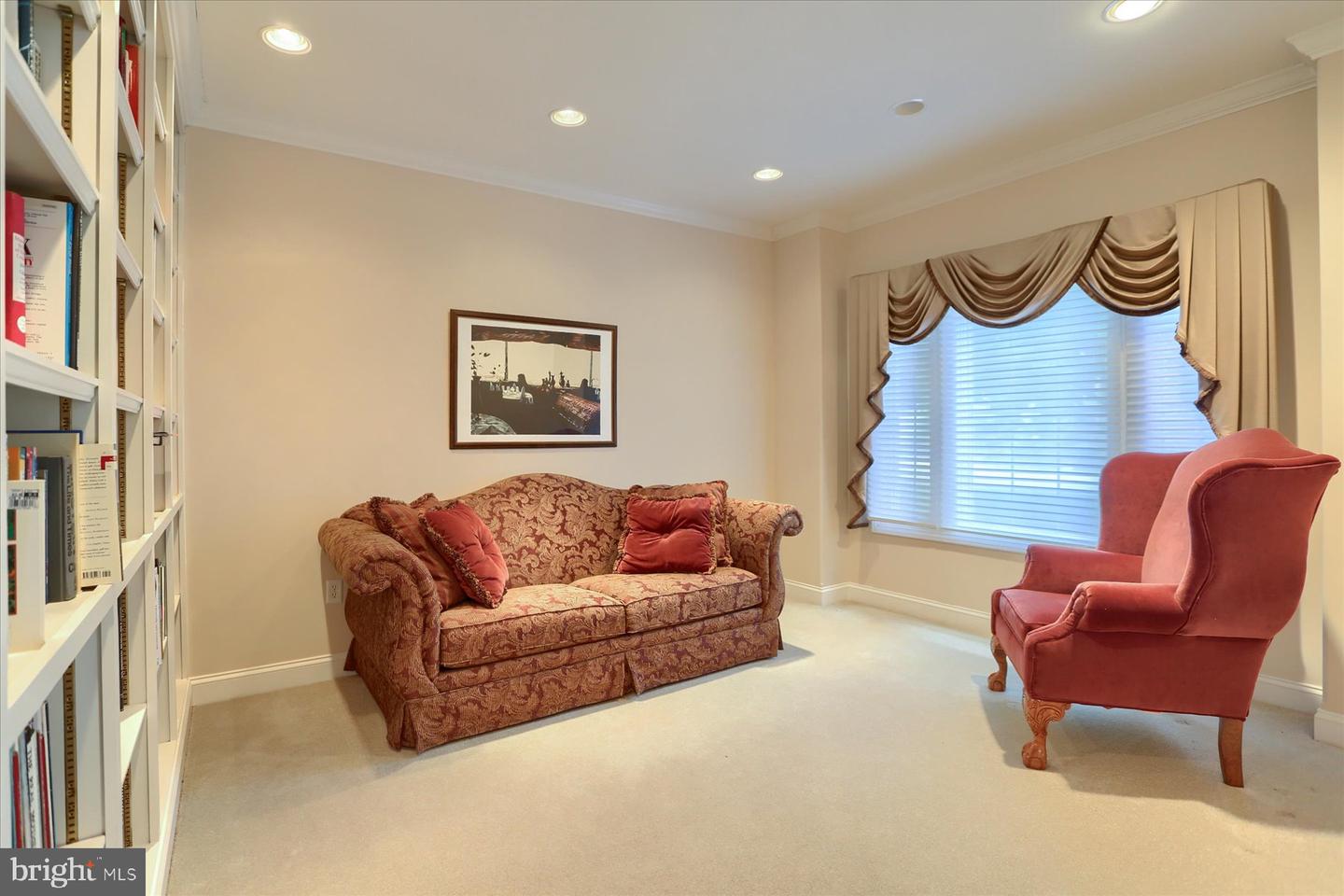 Lemoyne, Pennsylvania, 17043, United States, 5 Bedrooms Bedrooms, ,5 BathroomsBathrooms,Residential,For Sale,1942192