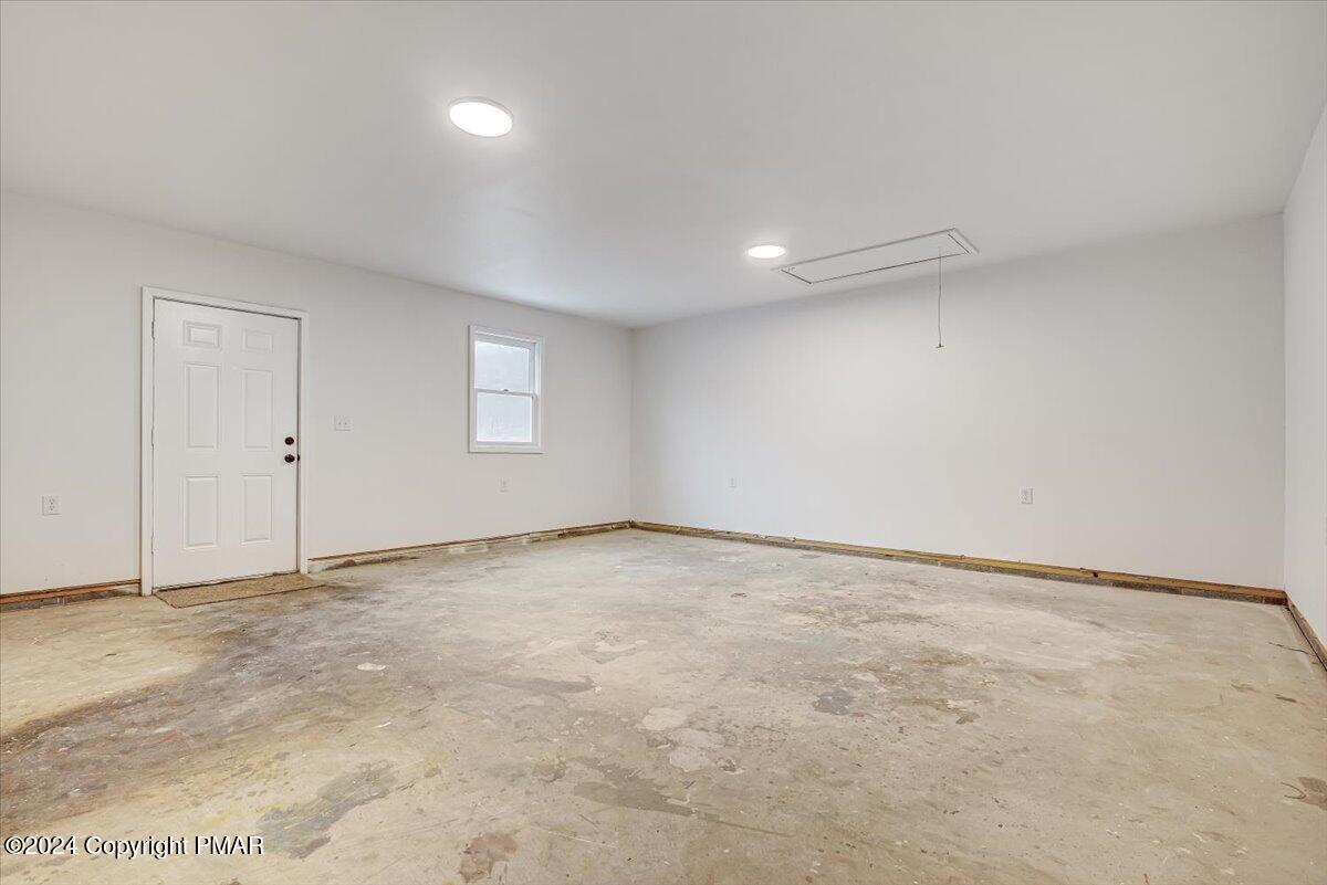 Stroudsburg, Pennsylvania, 18360, United States, 4 Bedrooms Bedrooms, ,3 BathroomsBathrooms,Residential,For Sale,1993550