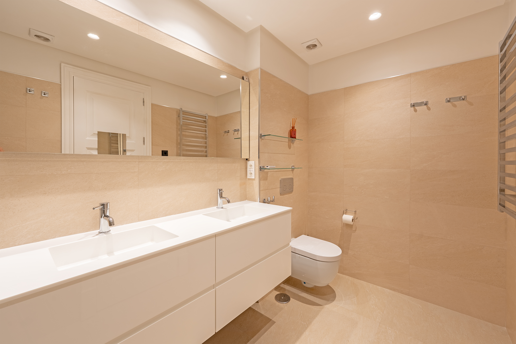  Beachfront apartment with sea views and direct promenade access - 物件實景