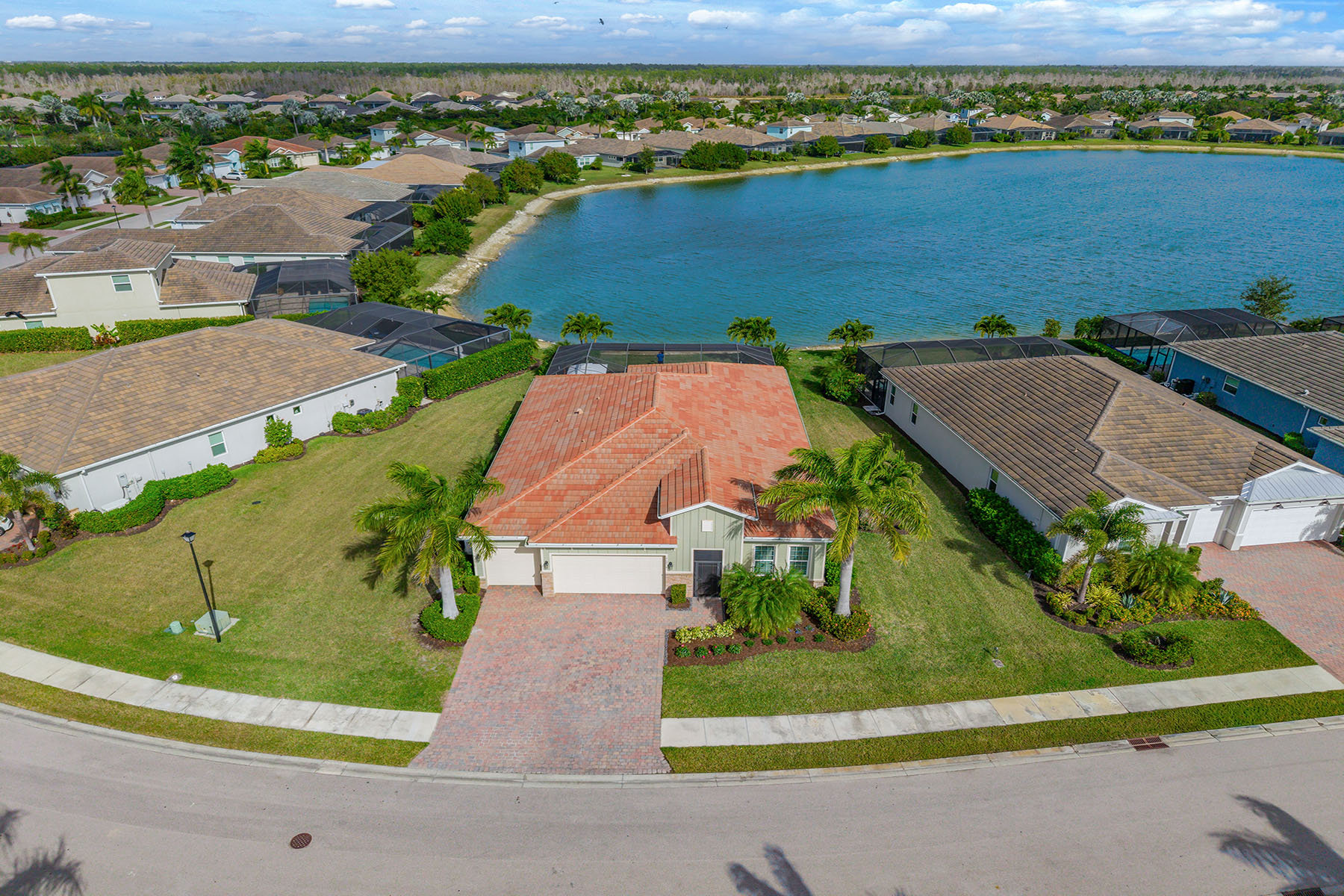  NAPLES RESERVE - SUTTON CAY - 物件實景