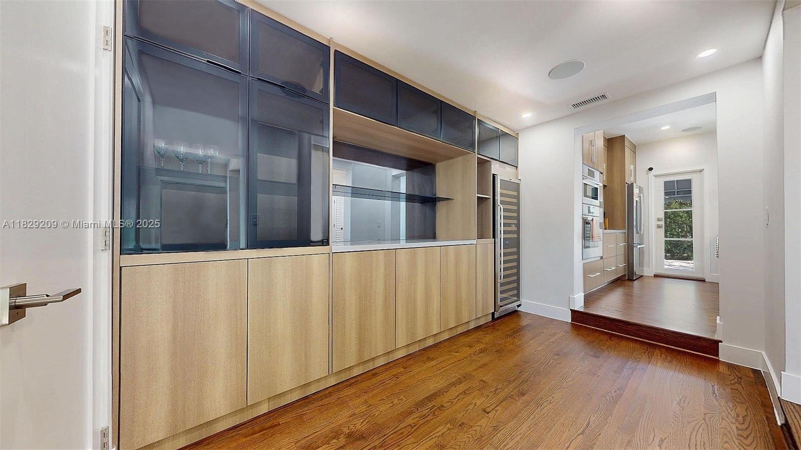 Coral Gables, Florida, 33134, United States, 4 Bedrooms Bedrooms, ,3 BathroomsBathrooms,Residential,For Sale,1976350