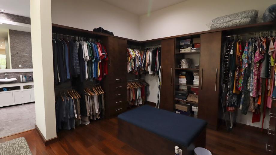 Morelia, Michoacán de Ocampo, 58350, Mexico, 3 Bedrooms Bedrooms, ,4 BathroomsBathrooms,Residential,For Sale,1829040