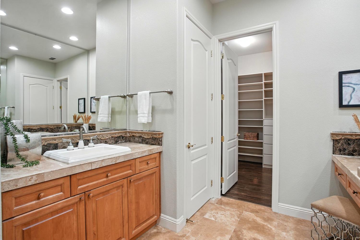 Roseville, California, 95661, United States, 4 Bedrooms Bedrooms, ,3 BathroomsBathrooms,Residential,For Sale,1934690