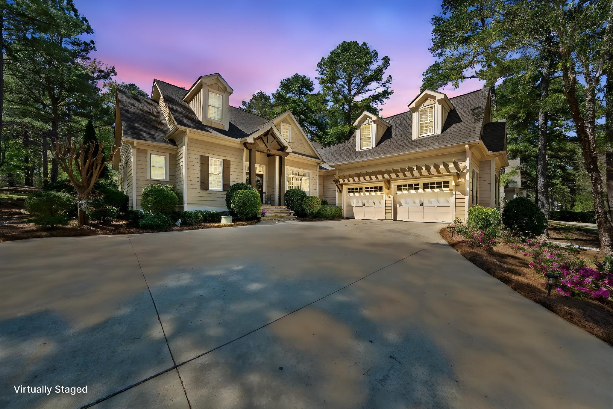 Eatonton, Georgia, 31024, United States, 3 Bedrooms Bedrooms, ,4 BathroomsBathrooms,Residential,For Sale,1885439