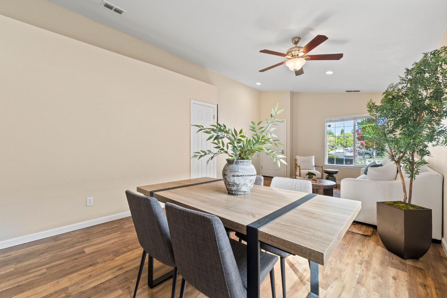 Rancho Cordova, California, 95670, United States, 3 Bedrooms Bedrooms, ,2 BathroomsBathrooms,Residential,For Sale,1900800
