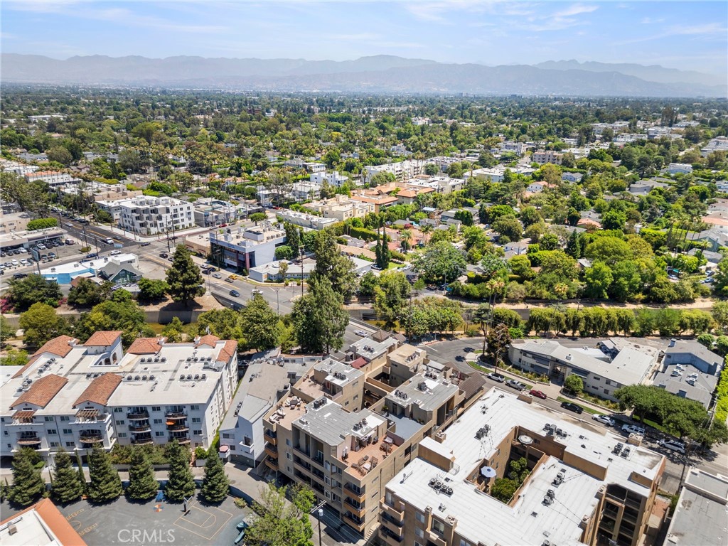Sherman Oaks, California, 91423, United States, 2 Bedrooms Bedrooms, ,2 BathroomsBathrooms,Residential,For Sale,1708509