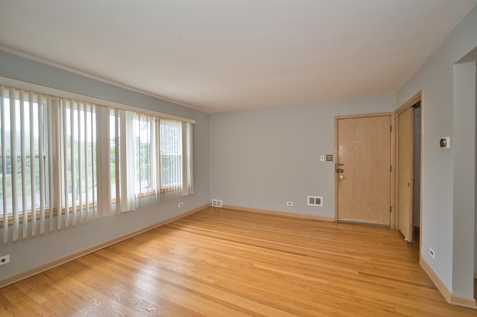 Lincolnwood, Illinois, 60712, United States, 8 Bedrooms Bedrooms, ,Residential,For Sale,1984264