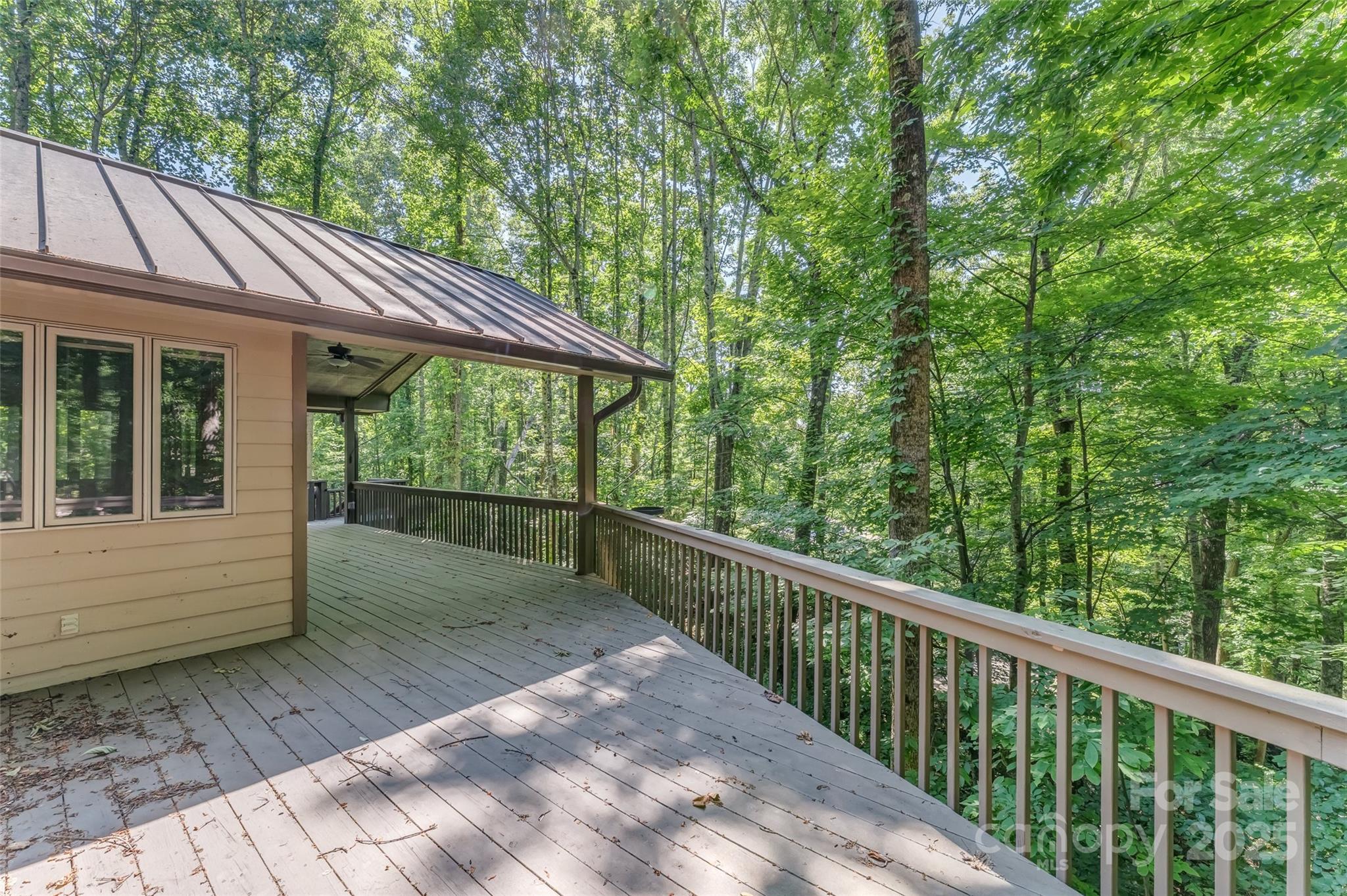 Maggie Valley, North Carolina, 28751, United States, 3 Bedrooms Bedrooms, ,3 BathroomsBathrooms,Residential,For Sale,1976067