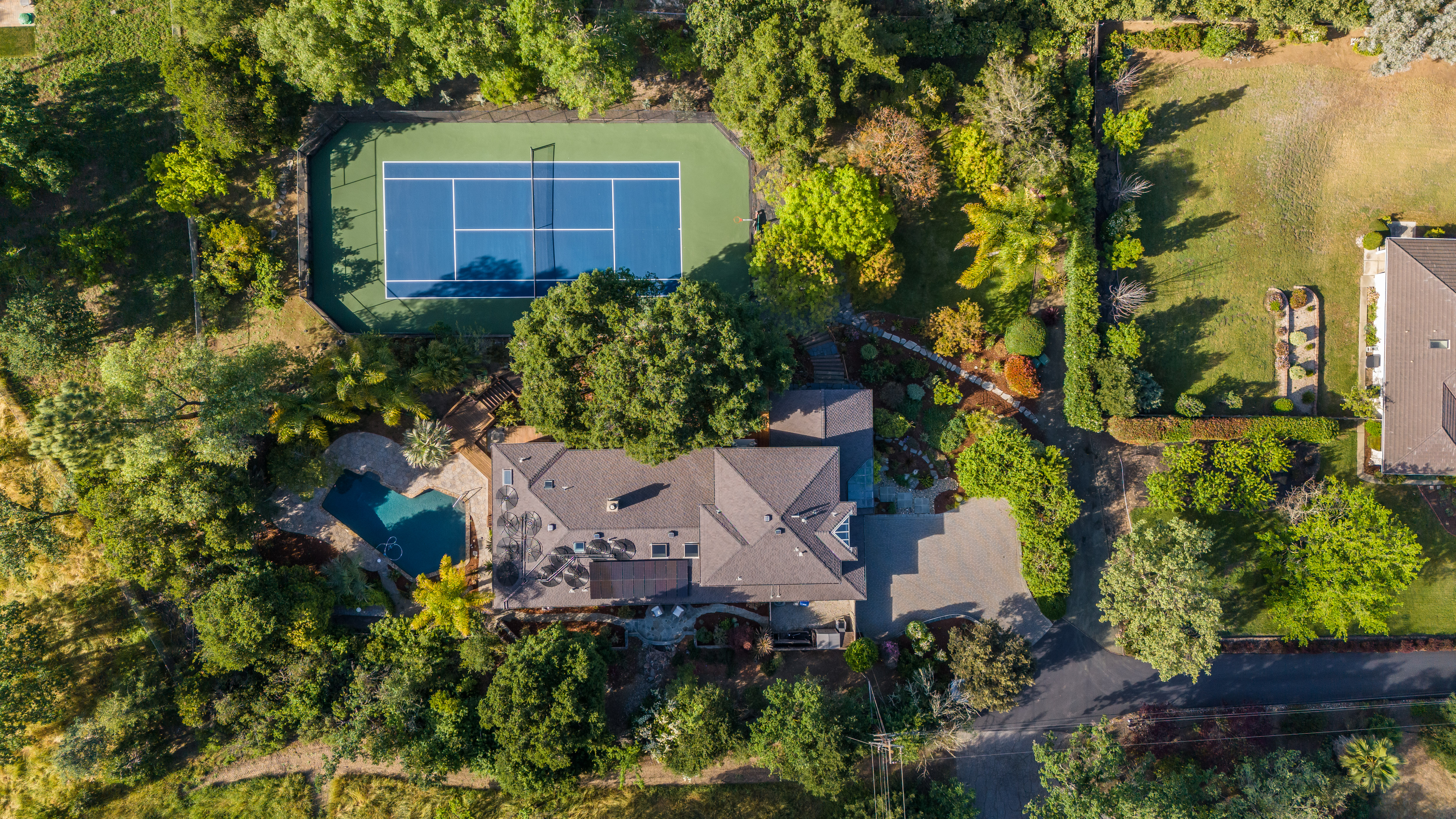  Contemporary Luxury with Pool, Tennis, and Solar - 物件實景