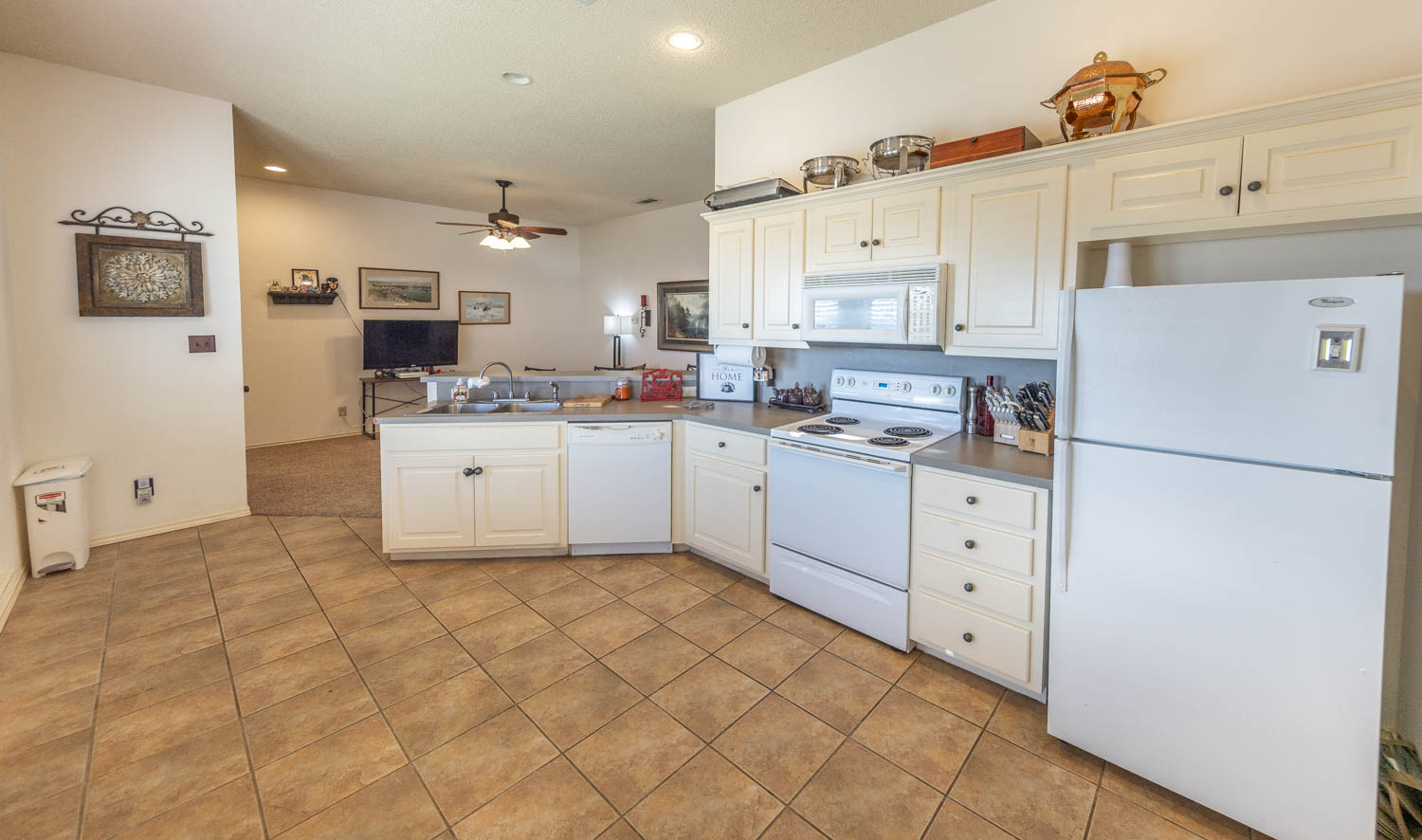 Levelland, Texas, 79336, United States, 4 Bedrooms Bedrooms, ,3 BathroomsBathrooms,Residential,For Sale,1901837