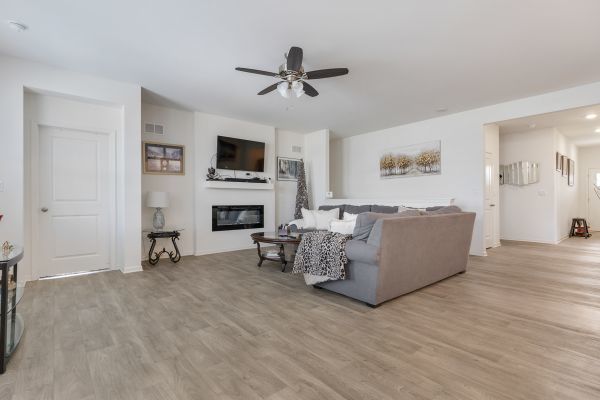 Huntley, Illinois, 60142, United States, 4 Bedrooms Bedrooms, ,2 BathroomsBathrooms,Residential,For Sale,1975565