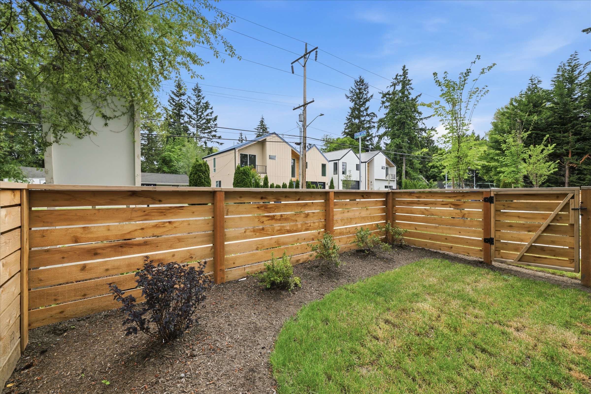  12426 NE 90th St, Kirkland, WA 98033 - 物件實景