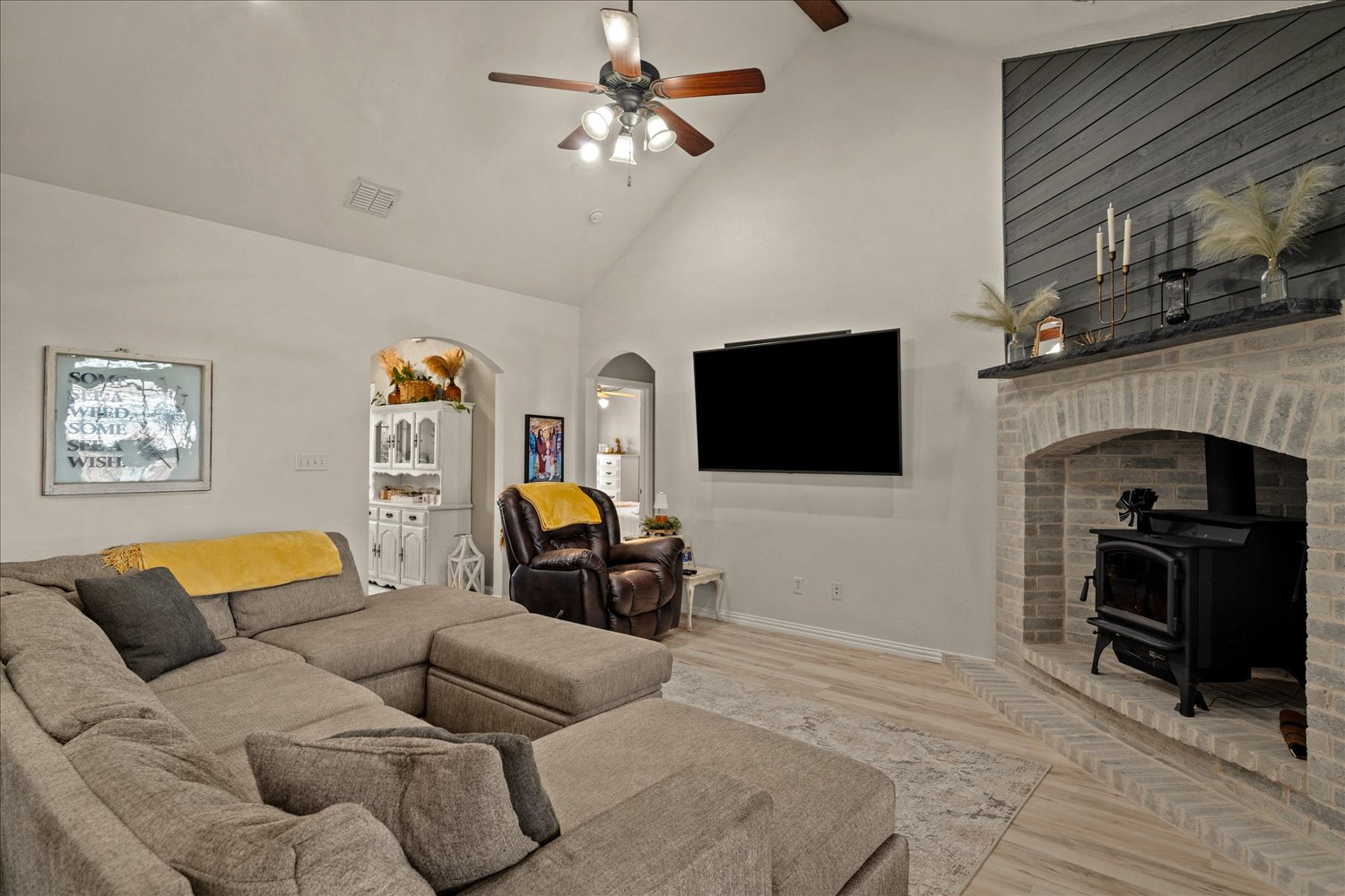 Caddo Mills, Texas, 75135, United States, 3 Bedrooms Bedrooms, ,2 BathroomsBathrooms,Residential,For Sale,2010316