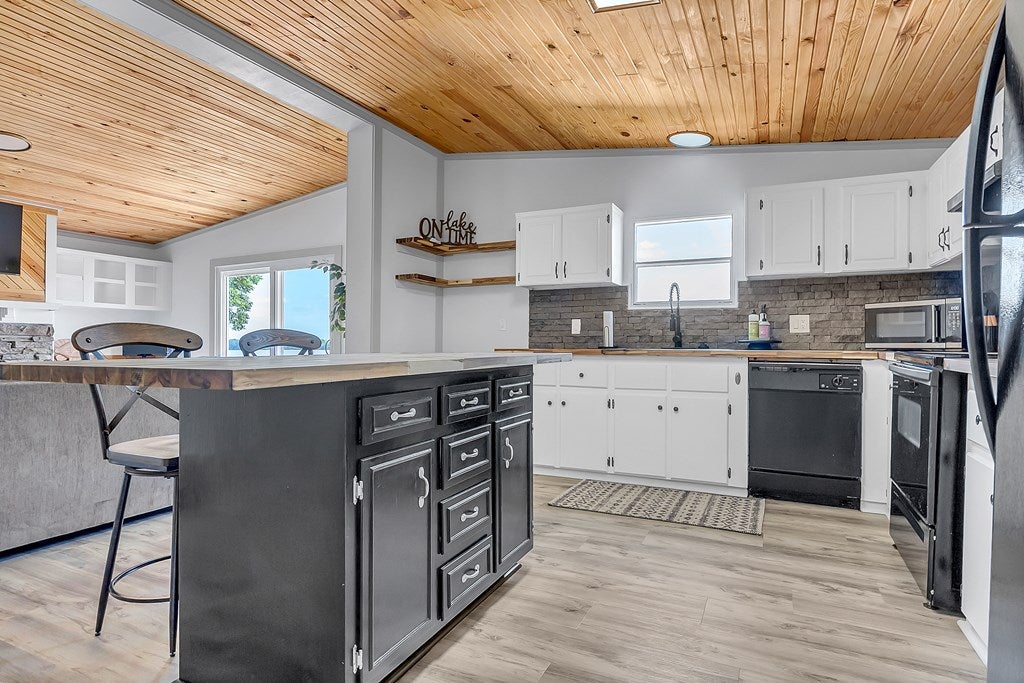 Cobb, Georgia, 31015, United States, 3 Bedrooms Bedrooms, ,2 BathroomsBathrooms,Residential,For Sale,1993846