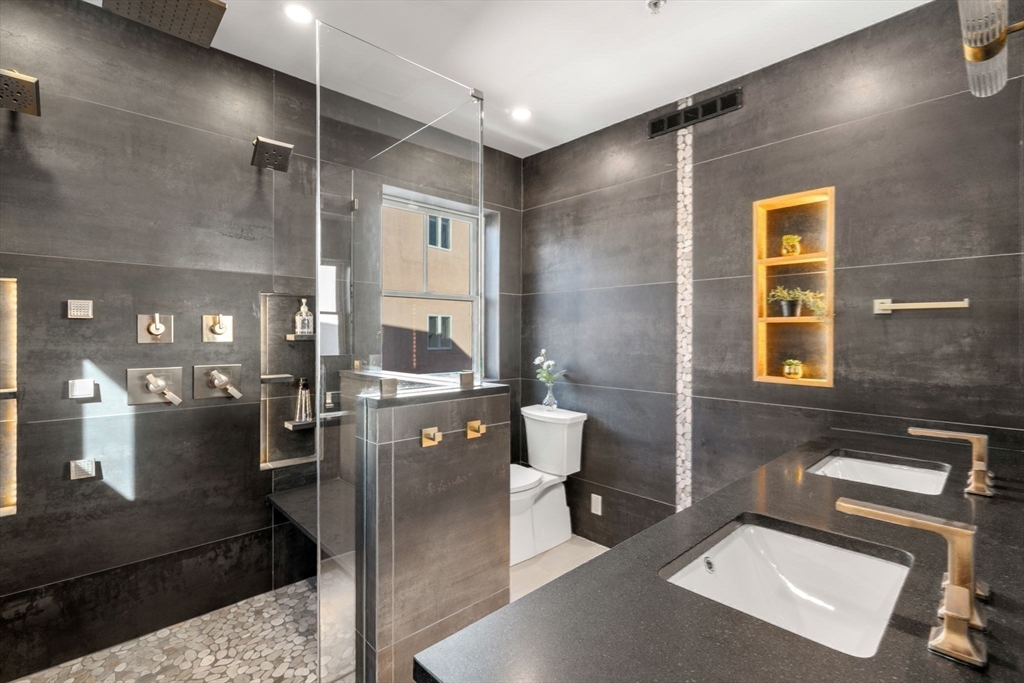 Brookline, Massachusetts, 02445, United States, 3 Bedrooms Bedrooms, ,4 BathroomsBathrooms,Residential,For Sale,1760278