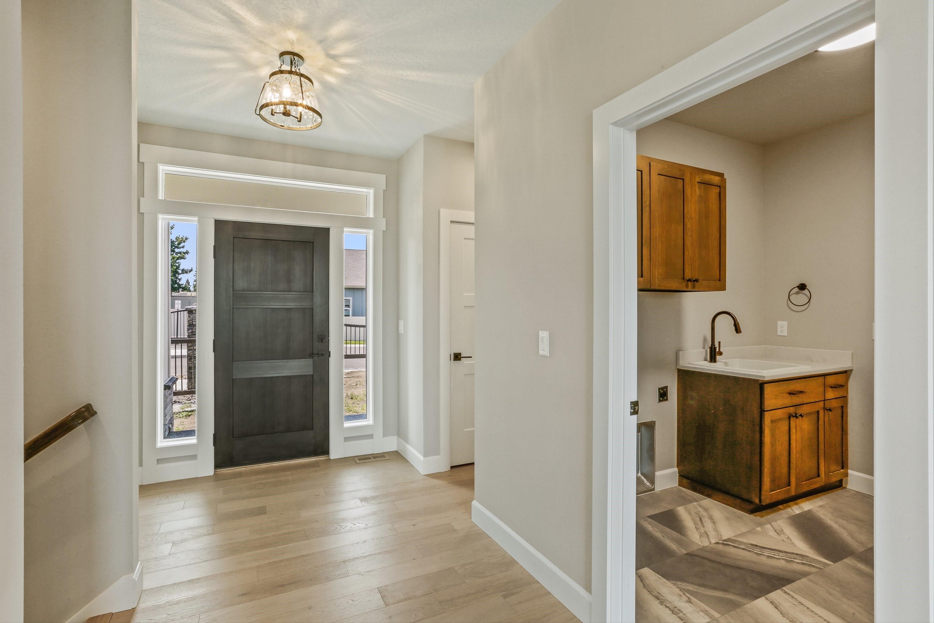 Spokane, Washington, 99223, United States, 5 Bedrooms Bedrooms, ,4 BathroomsBathrooms,Residential,For Sale,1999672