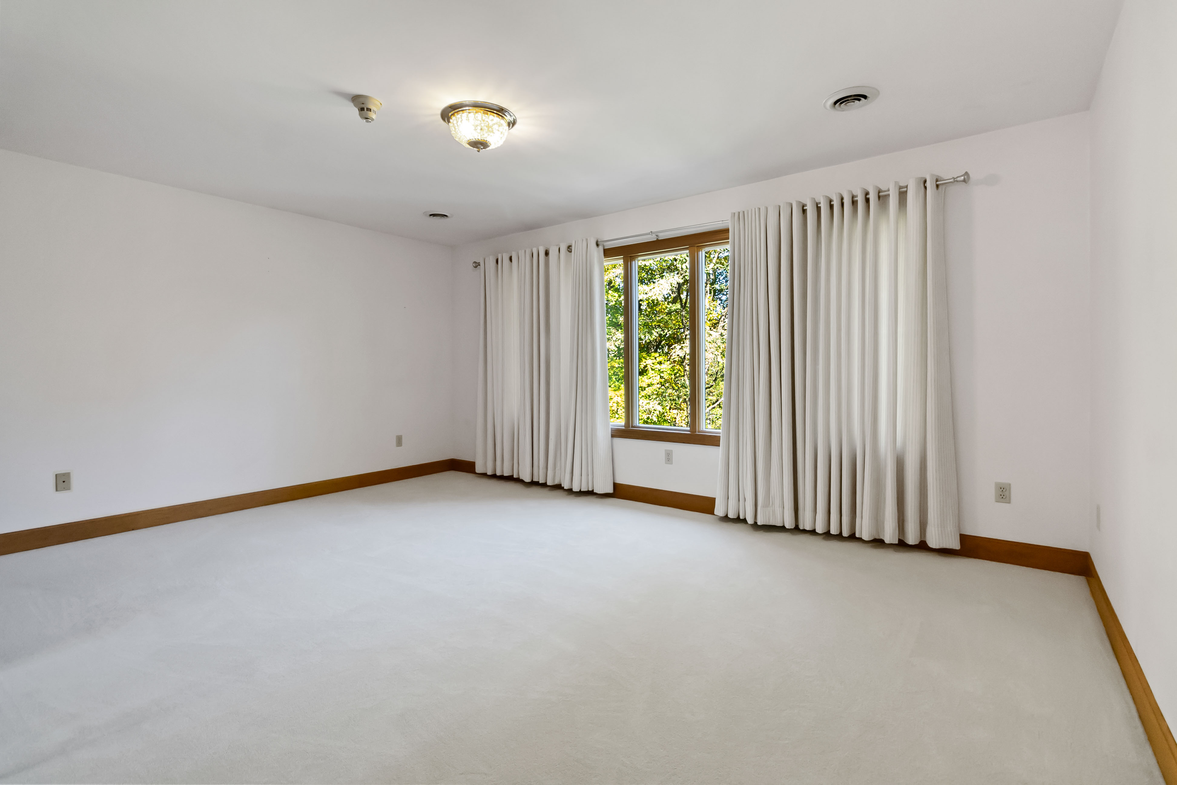 Somerset, Kentucky, 42501, United States, 4 Bedrooms Bedrooms, ,3 BathroomsBathrooms,Residential,For Sale,1980491