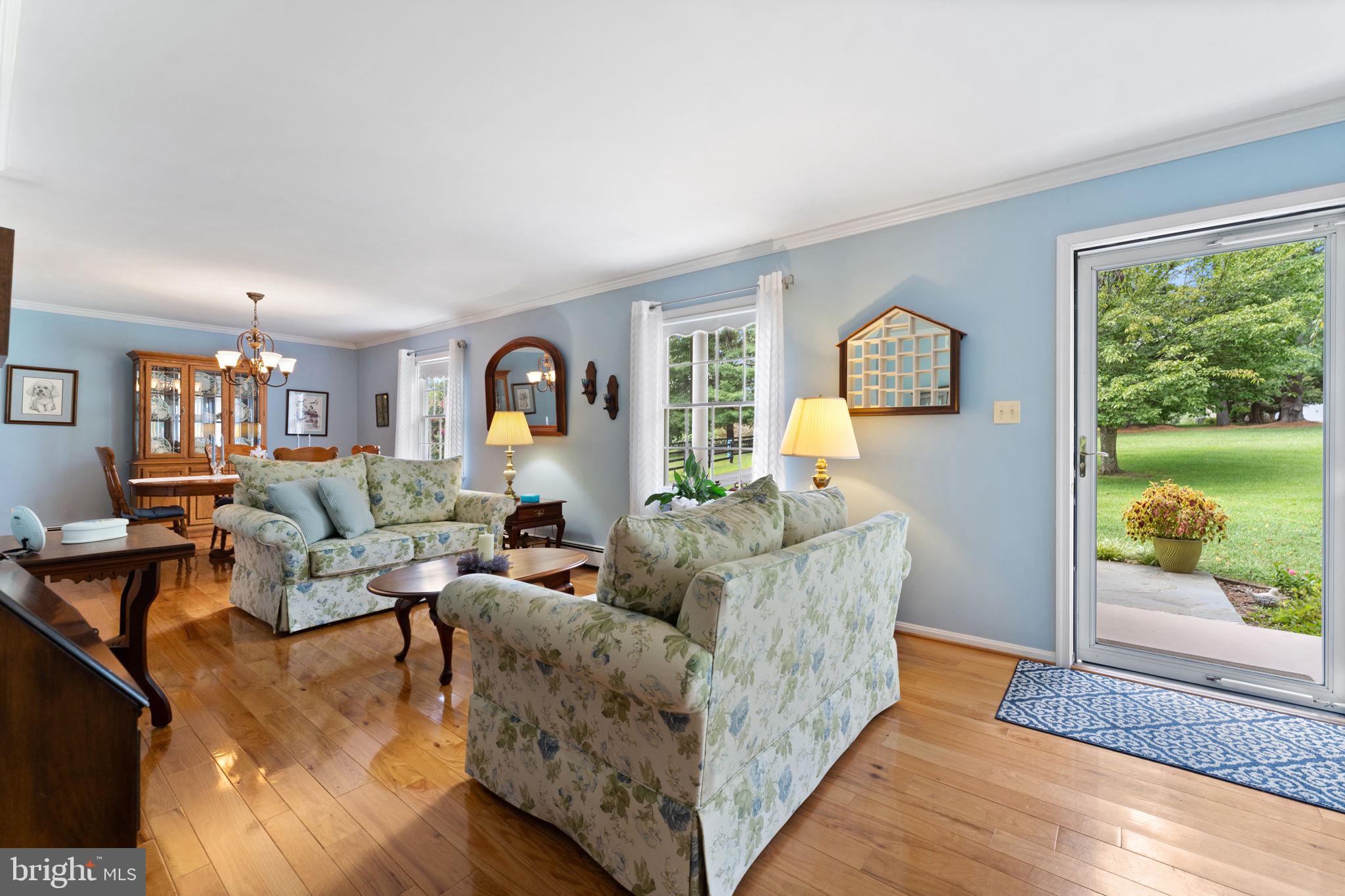Marshall, Virginia, 20115, United States, 3 Bedrooms Bedrooms, ,2 BathroomsBathrooms,Residential,For Sale,1937903
