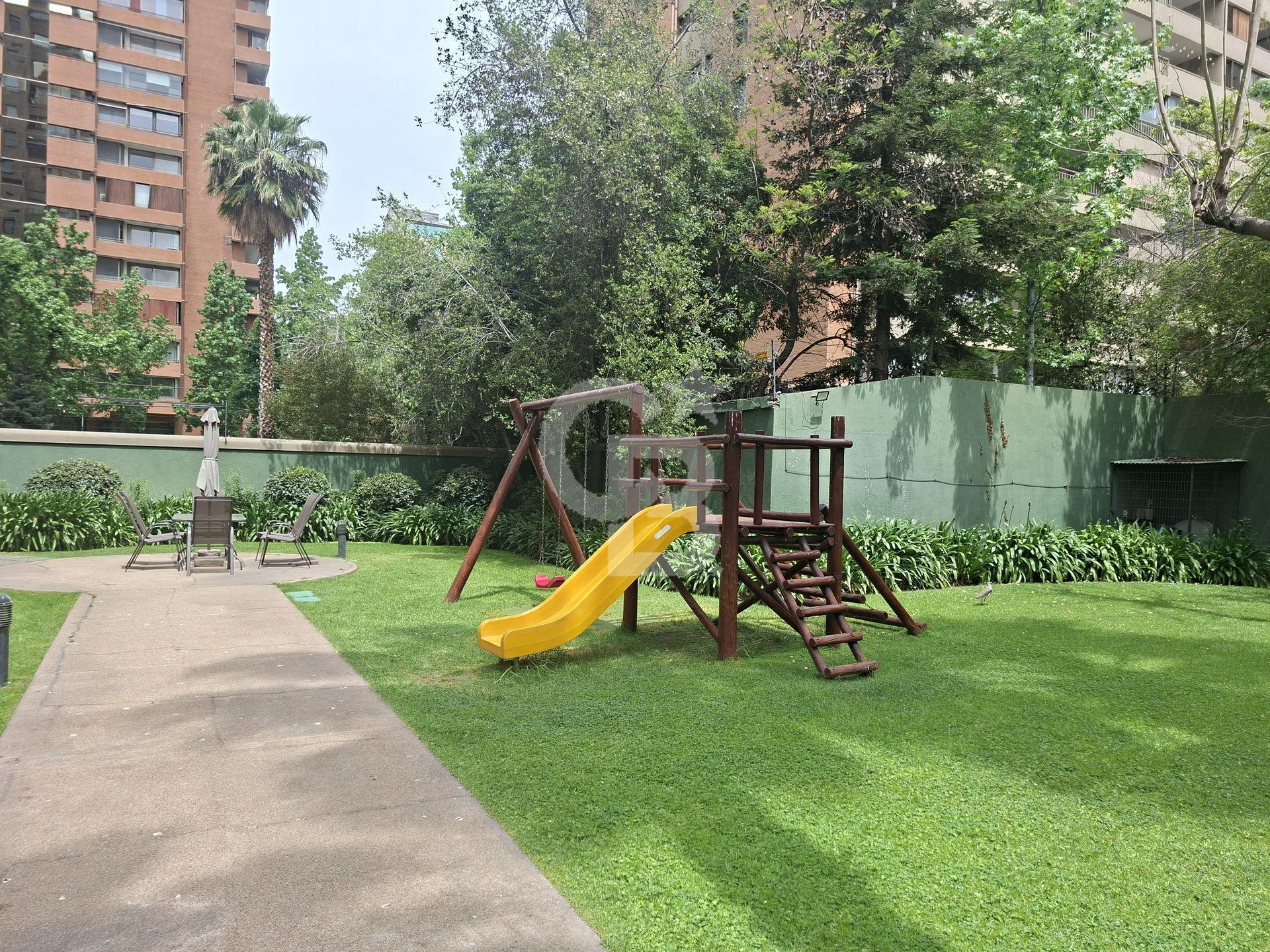 Las Condes, Chile, 4 Bedrooms Bedrooms, ,3 BathroomsBathrooms,Residential,For Sale,1998532