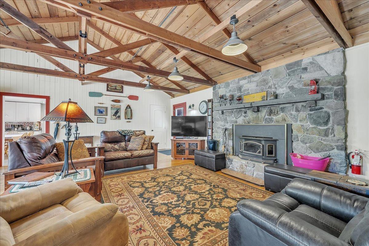 Nevada City, California, 95959, United States, 2 Bedrooms Bedrooms, ,3 BathroomsBathrooms,Residential,For Sale,1887439