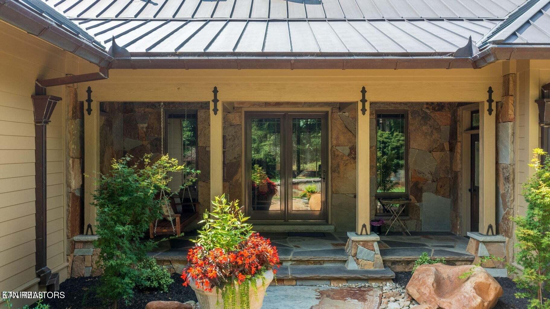 Louisville, Tennessee, 37777, United States, 3 Bedrooms Bedrooms, ,4 BathroomsBathrooms,Residential,For Sale,1821192