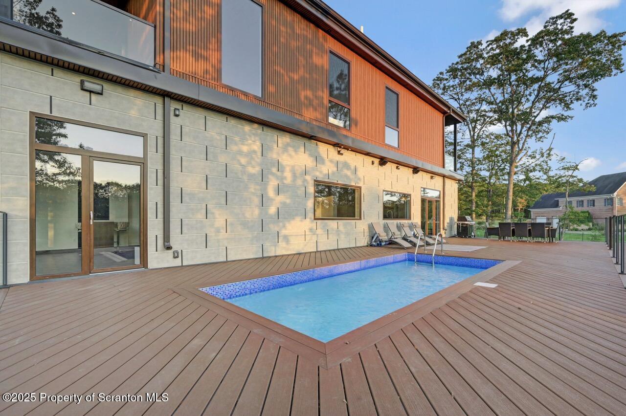 Bear Creek, Pennsylvania, 18602, United States, 4 Bedrooms Bedrooms, ,3 BathroomsBathrooms,Residential,For Sale,2002172