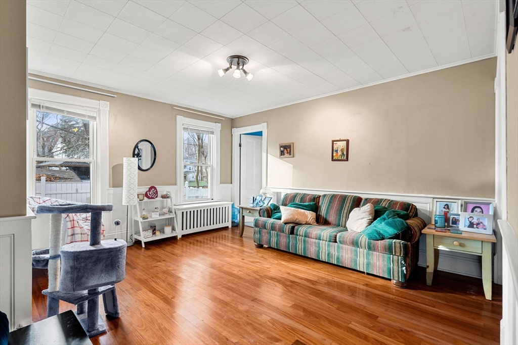 Marlborough, Massachusetts, 01752, United States, 4 Bedrooms Bedrooms, ,2 BathroomsBathrooms,Residential,For Sale,2001797