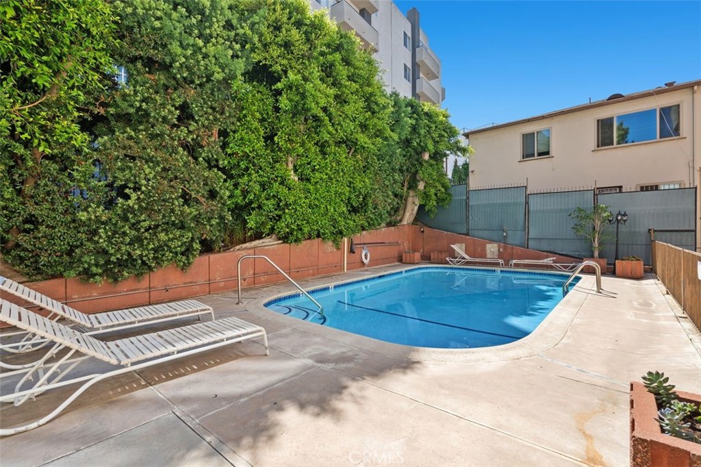 Los Angeles, California, 90024, United States, 2 Bedrooms Bedrooms, ,2 BathroomsBathrooms,Residential,For Sale,1938938