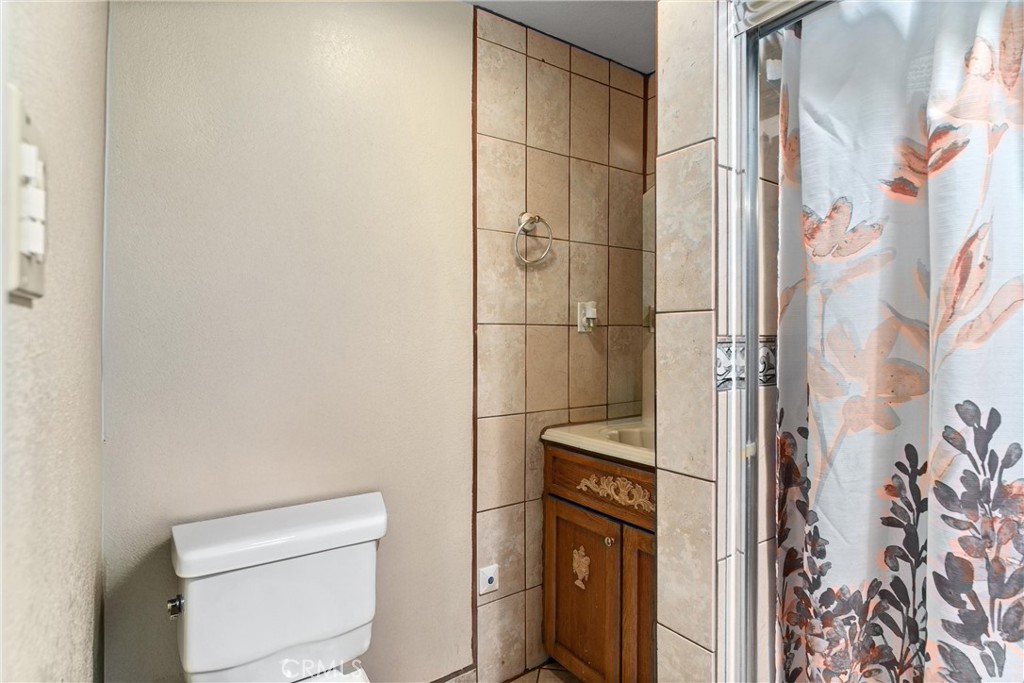 Los Angeles, California, 90033, United States, 4 Bedrooms Bedrooms, ,3 BathroomsBathrooms,Residential,For Sale,1834728