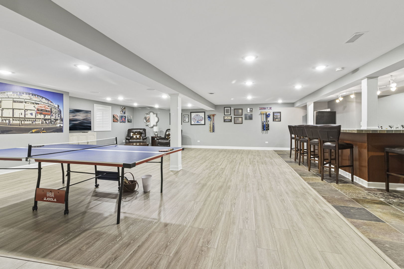 Shorewood, Illinois, 60404, United States, 4 Bedrooms Bedrooms, ,6 BathroomsBathrooms,Residential,For Sale,1933443