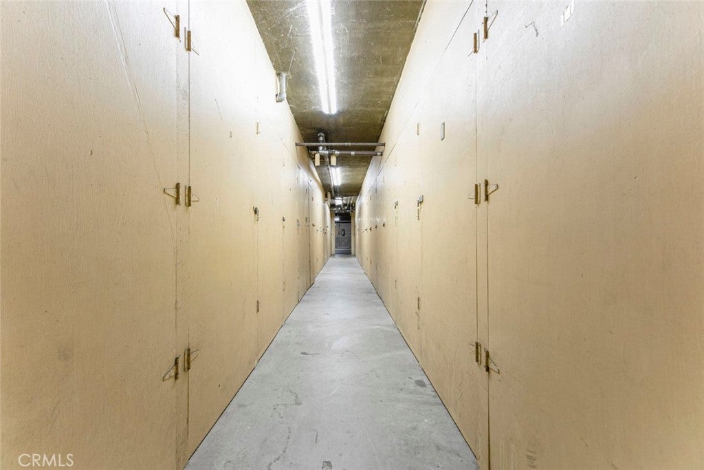 Glendale, California, 91202, United States, 2 Bedrooms Bedrooms, ,1 BathroomBathrooms,Residential,For Sale,1988969