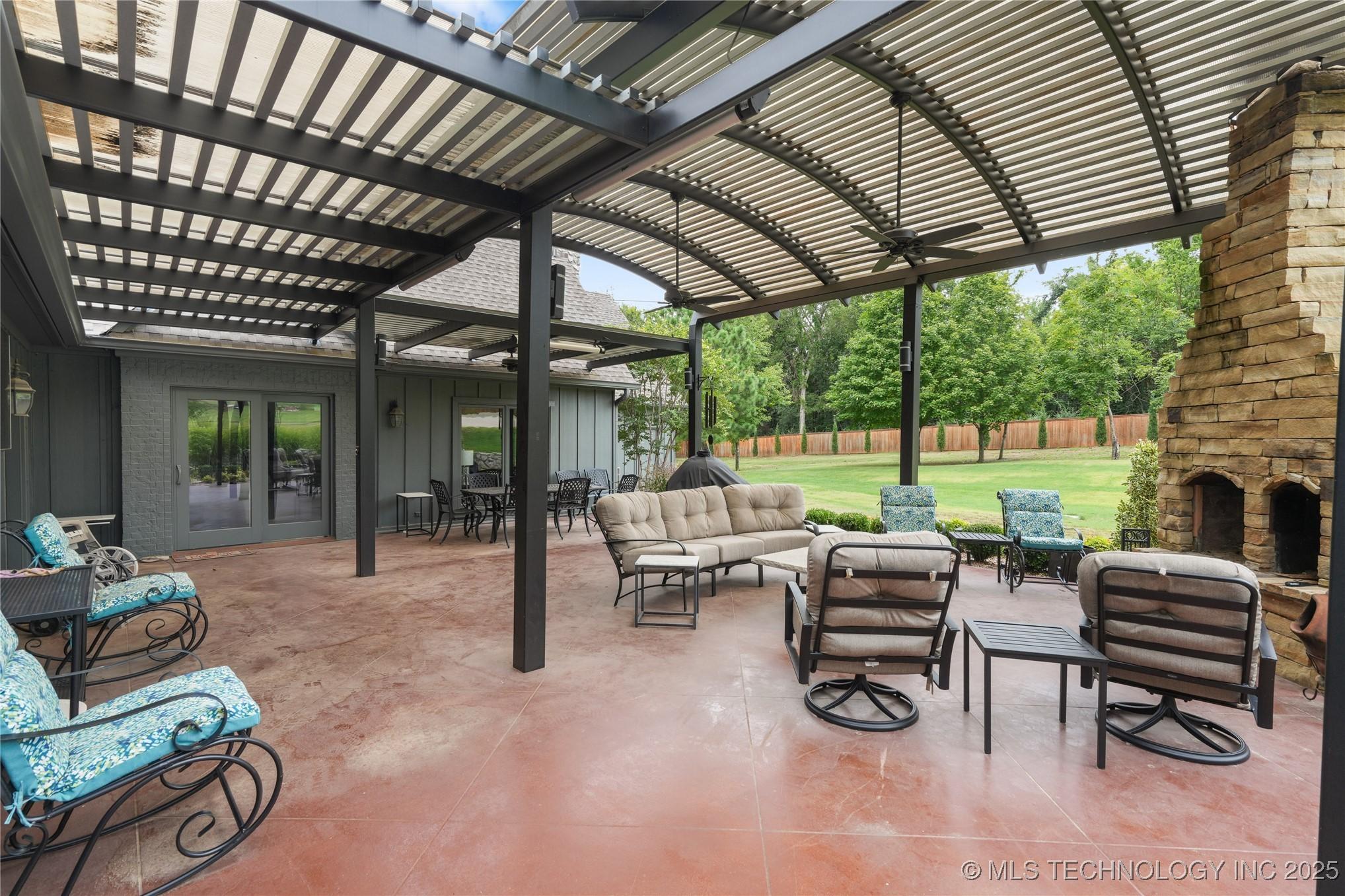 Muskogee, Oklahoma, 74403, United States, 4 Bedrooms Bedrooms, ,5 BathroomsBathrooms,Residential,For Sale,1980676