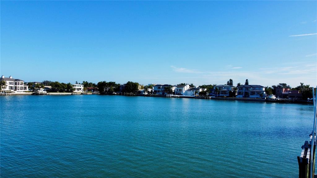 109 N Warbler Lane, Sarasota, Florida, 34236, United States, 4 Bedrooms Bedrooms, ,5 BathroomsBathrooms,Residential,For Sale,109 N Warbler Lane,1682653