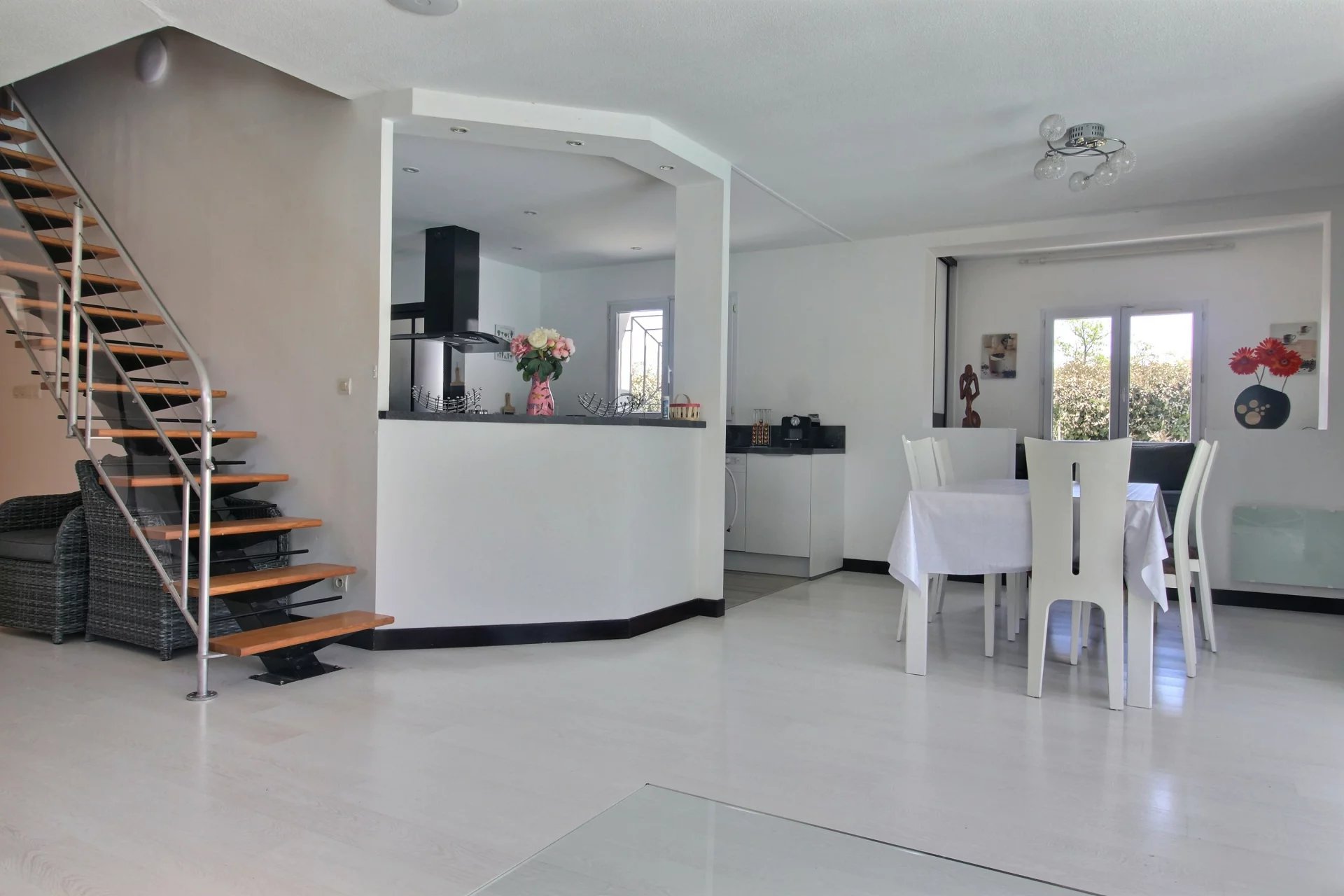 La Teste-de-Buch, New Aquitaine, 33260, FR, 5 Bedrooms Bedrooms, ,Residential,For Sale,1792872