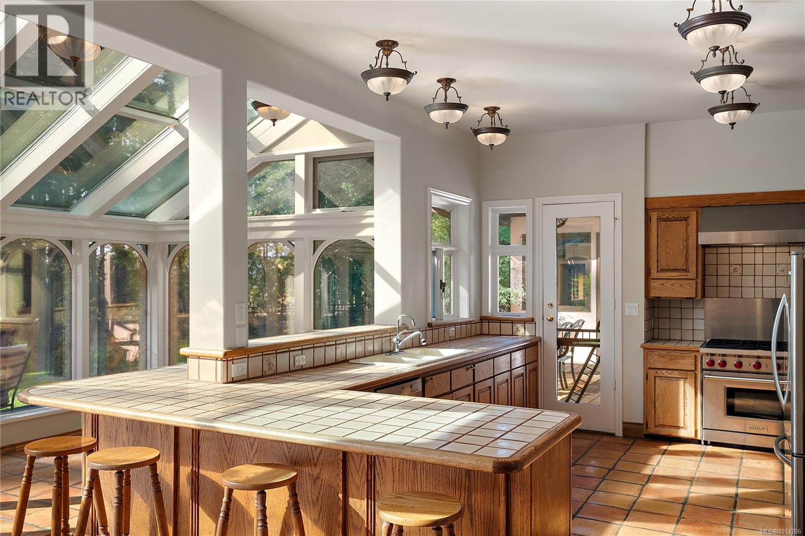 NORTH SAANICH, British Columbia, V8L 5P8, CA, 7 Bedrooms Bedrooms, ,10 BathroomsBathrooms,Residential,For Sale,1950627