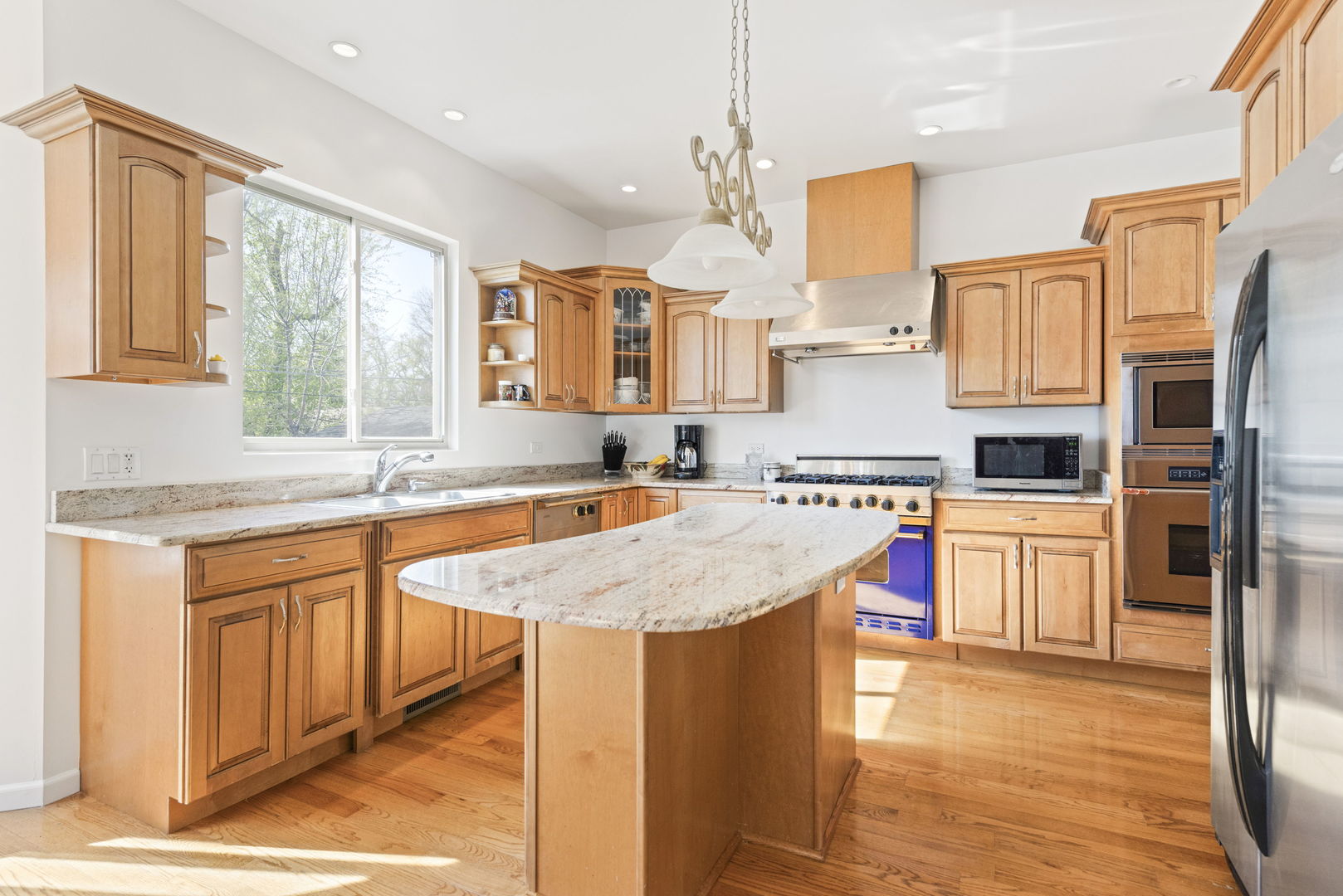Lincolnshire, Illinois, 60069, United States, 4 Bedrooms Bedrooms, ,4 BathroomsBathrooms,Residential,For Sale,1877536