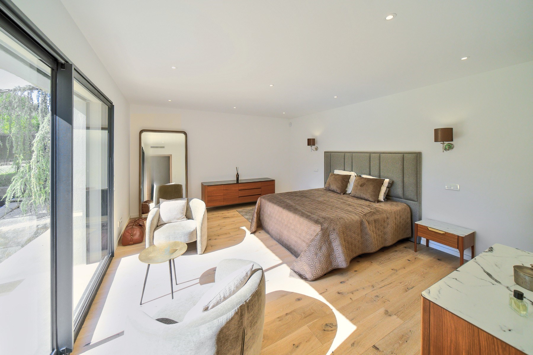  Renovated villa with swimming pool and large garage near Valbonne - 物件實景
