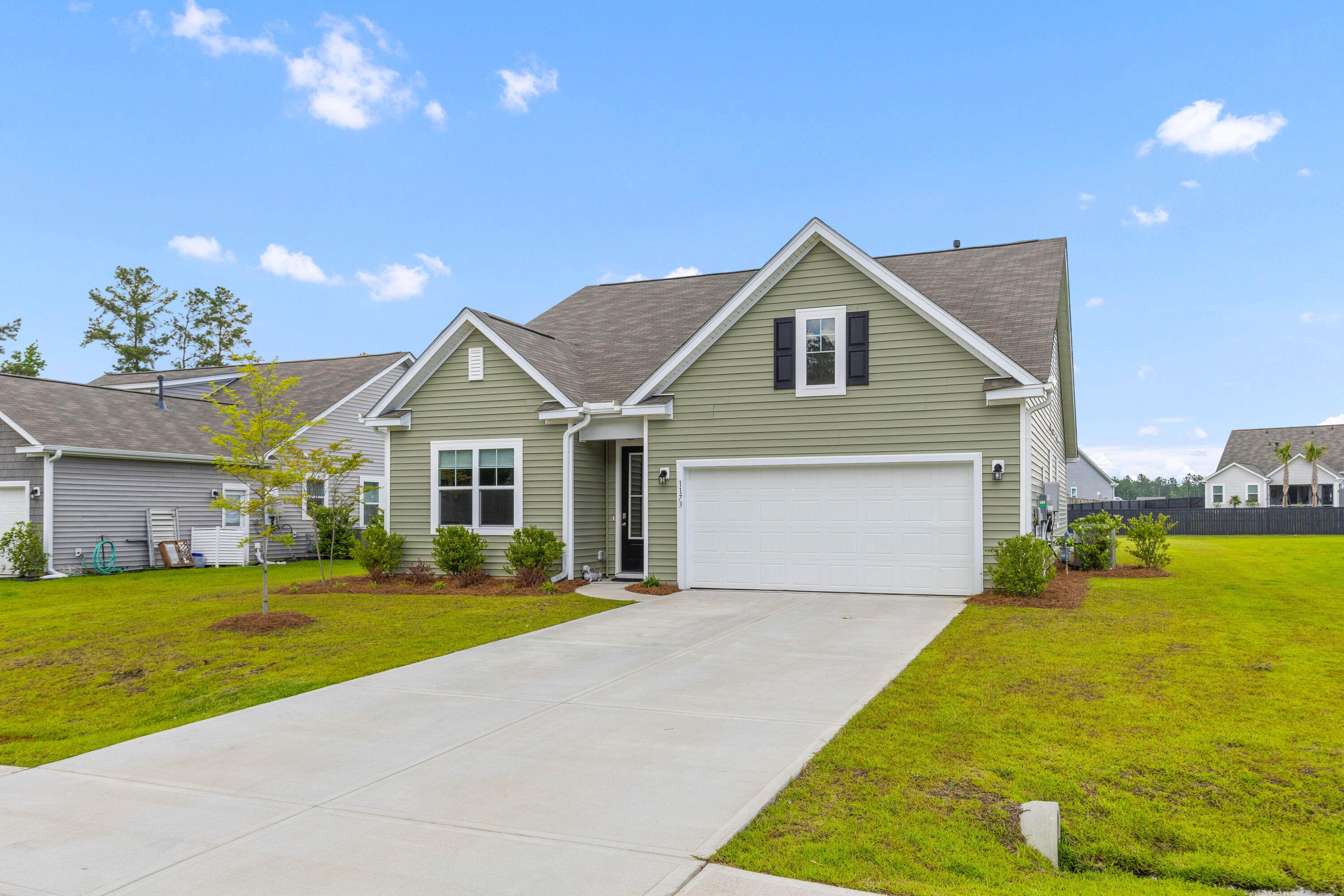 Huger, South Carolina, 29450, United States, 4 Bedrooms Bedrooms, ,2 BathroomsBathrooms,Residential,For Sale,1932638